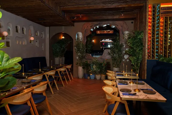 Mira Mediterranean & Hookah Lounge Picture 7