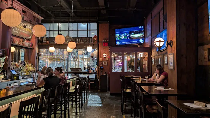 District Tap House Picture 2