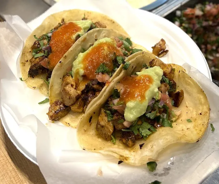 Los Tacos Hermanos Picture 3