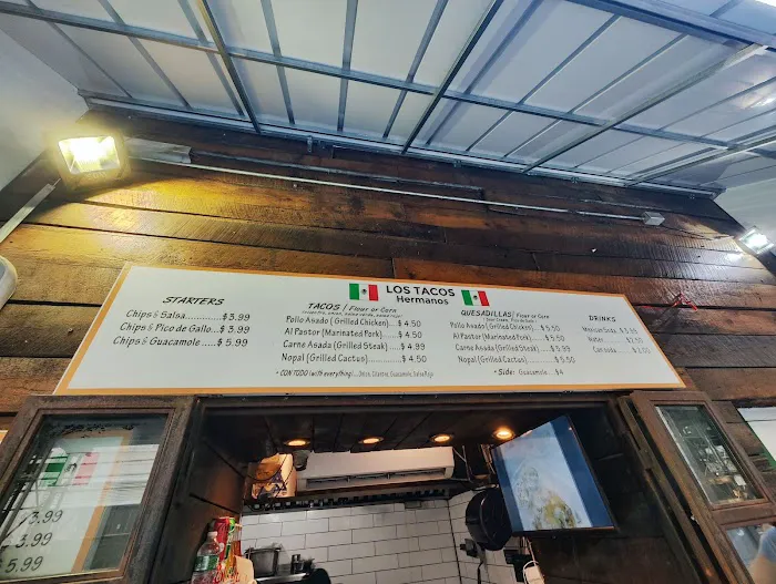 Los Tacos Hermanos Picture 9