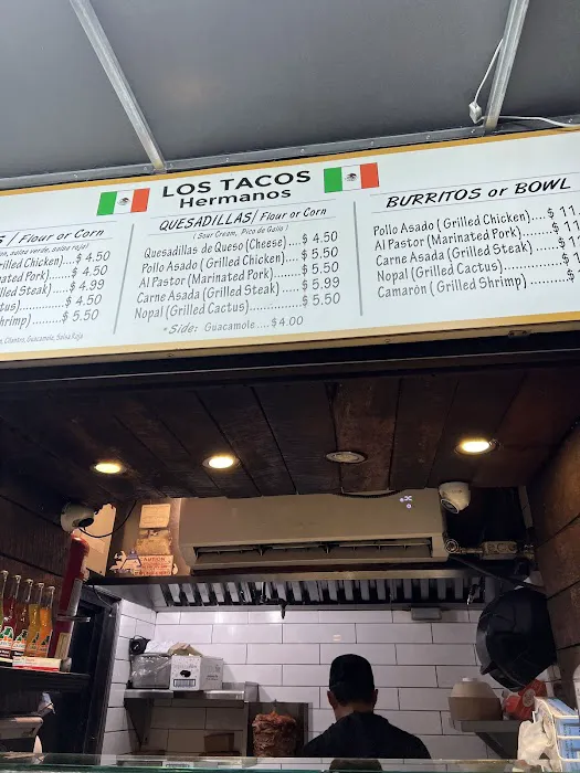 Los Tacos Hermanos Picture 5