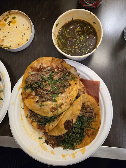Los Tacos Hermanos Picture 10