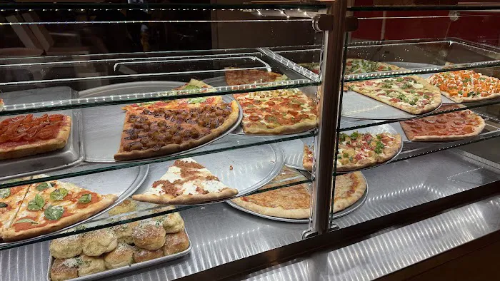 Square pizza NYC Time Square Picture 2