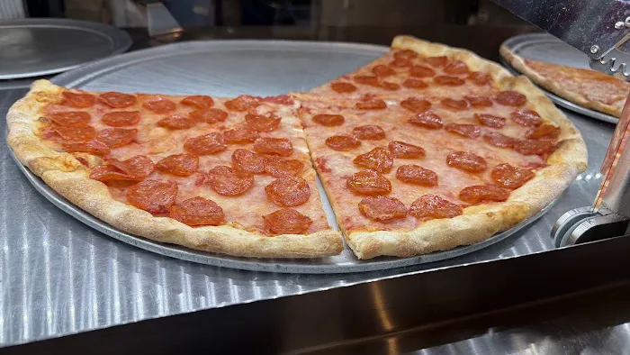 Square pizza NYC Time Square Picture 7