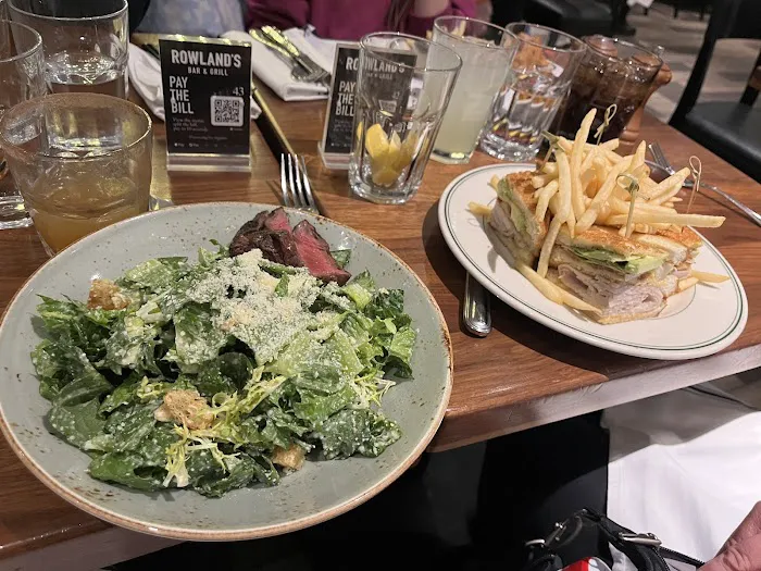 Rowland's Bar & Grill Picture 6