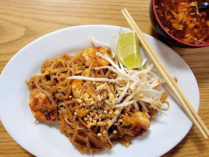 Hong Kong Noodle & Sariku Sushi Picture 5