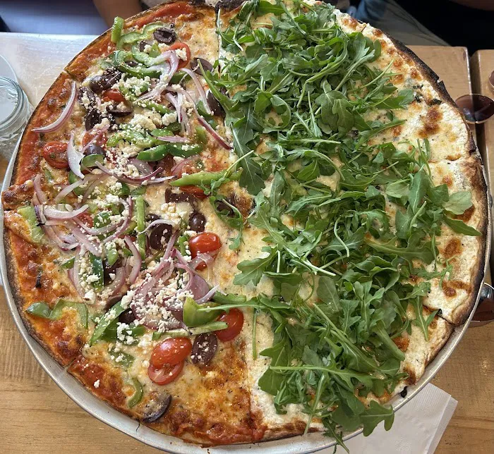 Vezzo NYC Thin Crust Pizza Picture 2