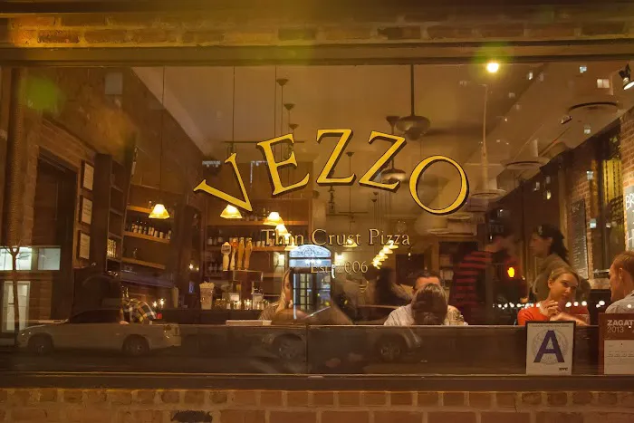 Vezzo NYC Thin Crust Pizza Picture 3