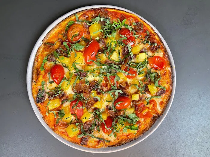 Vezzo NYC Thin Crust Pizza Picture 5