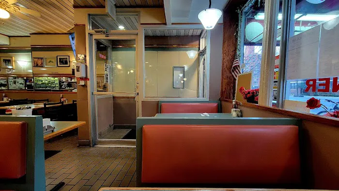 Townhouse Diner Picture 5