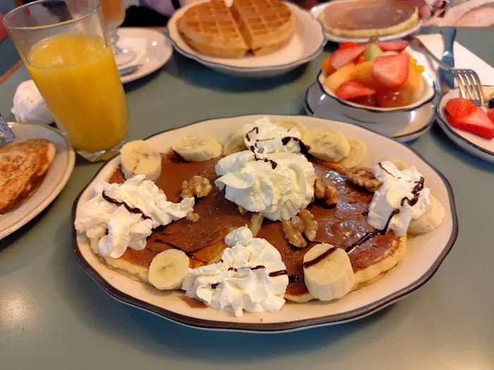 Townhouse Diner Picture 7