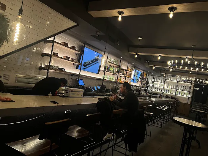 K SUSHI & BAR Picture 3
