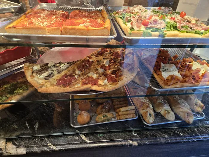 Claudio's Pizza & Pasta Picture 2