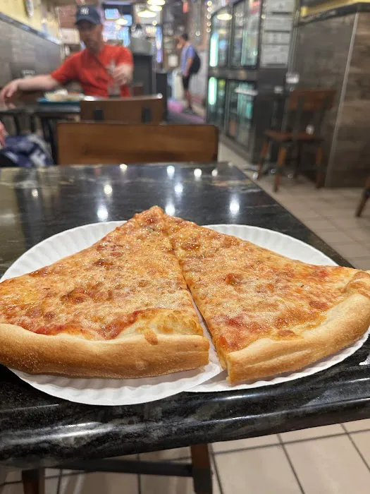 Claudio's Pizza & Pasta Picture 4