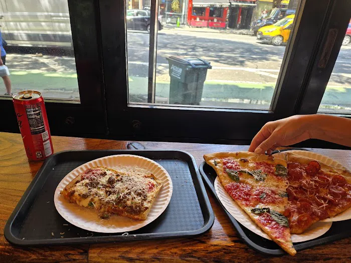 Champion Pizza - Times Square Picture 9