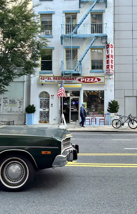 42nd Street Pizza Picture 9