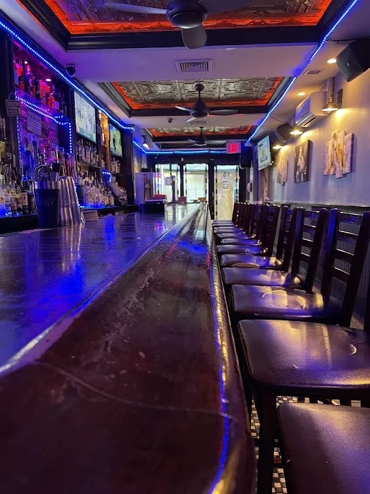 Captain's Bar and Grill Picture 6