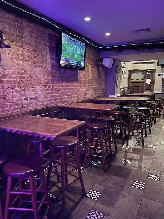 Captain's Bar and Grill Picture 7
