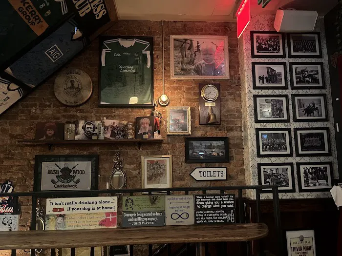 The Long Hall Pub & Grocery Picture 7