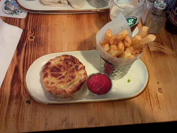 The Long Hall Pub & Grocery Picture 9