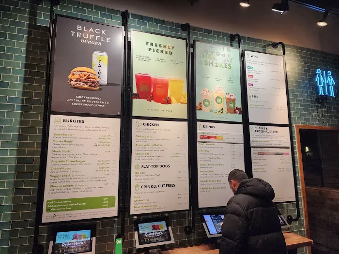 Shake Shack Midtown East Picture 8