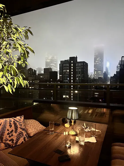 Vintage Green Rooftop Picture 9