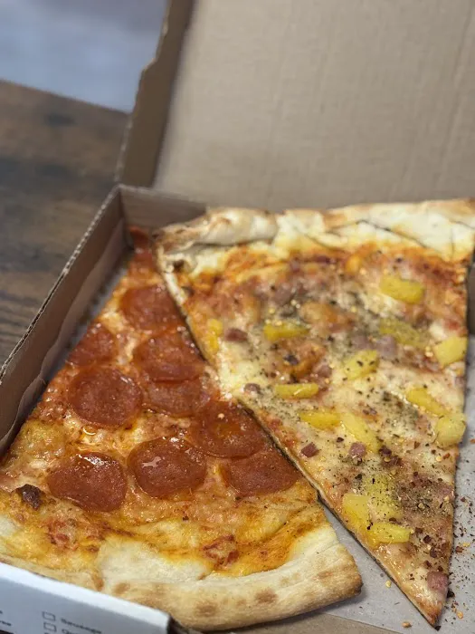 Royal Napoli Pizza Picture 4