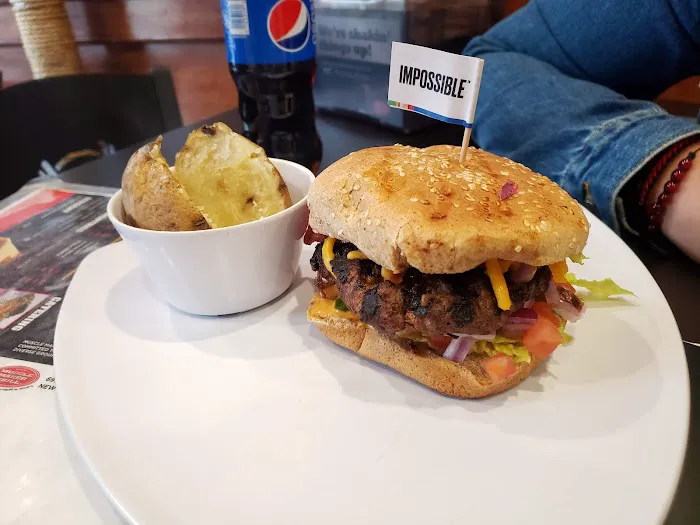 Muscle Maker Grill Picture 5