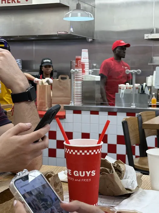 Five Guys Picture 10