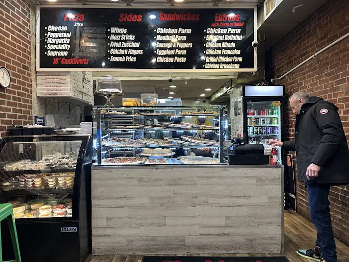 LaVista Pizza (10th Ave) Picture 4