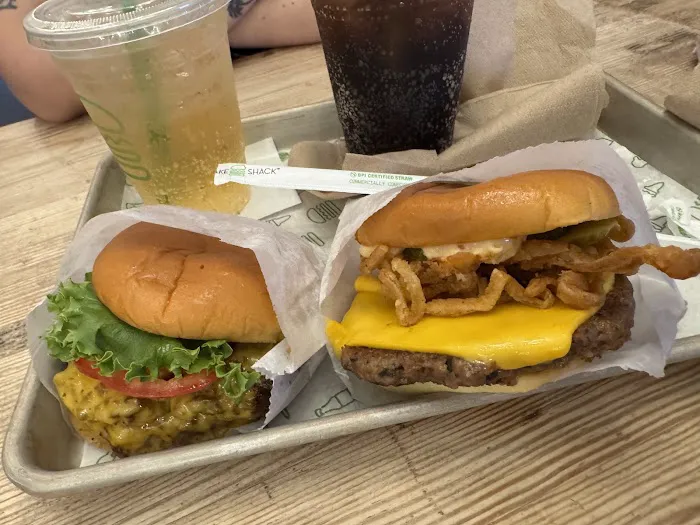 Shake Shack Theater District Picture 3