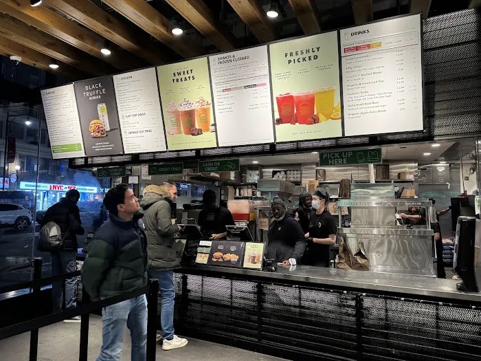 Shake Shack Theater District Picture 8