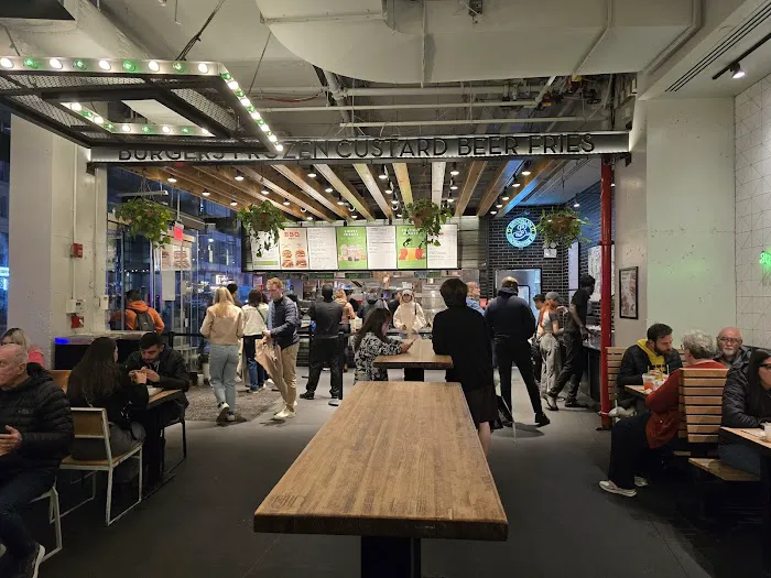 Shake Shack Theater District Picture 9