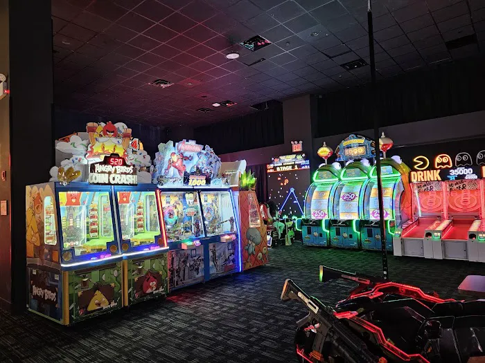 Dave & Buster's New York City - Times Square Picture 6