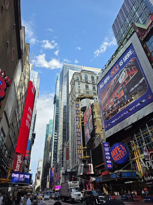 Dave & Buster's New York City - Times Square Picture 10