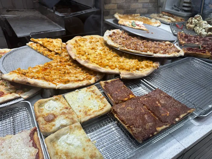 Carnegie Pizza Picture 5