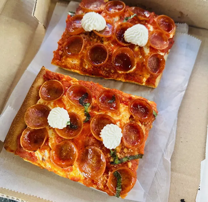 iPizzaNY -Hells Kitchen Picture 6