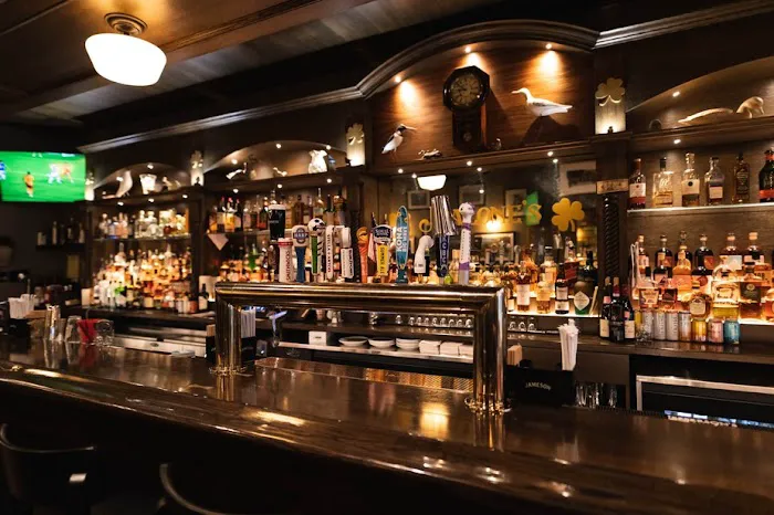 Malone's Irish Bar & Restaurant Picture 4