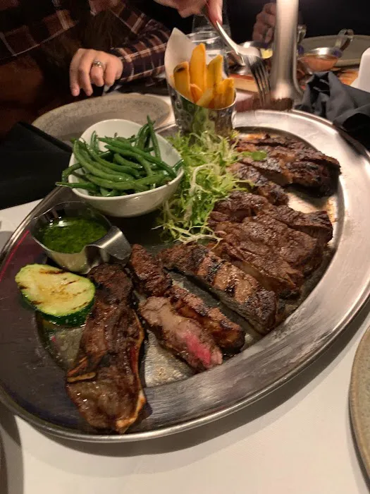 UN Plaza Grill Picture 3