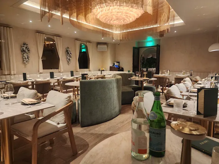 AMAVI Restaurant Picture 4