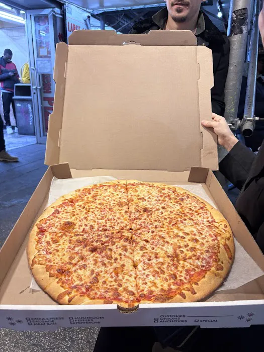 $1.50 Fresh Pizza Picture 5