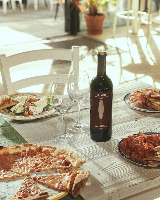 IT Italian Trattoria Picture 9