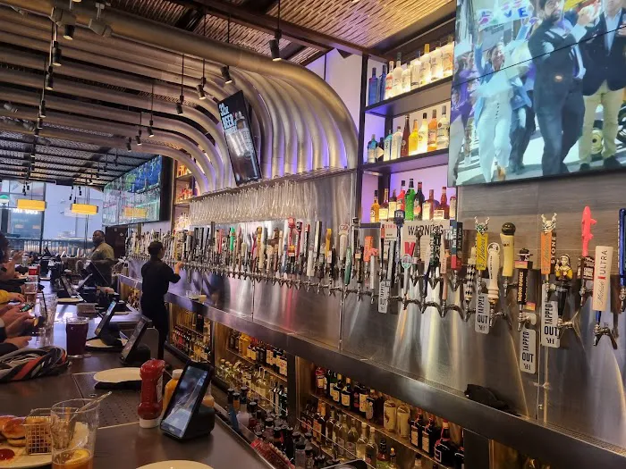 Yard House Picture 5