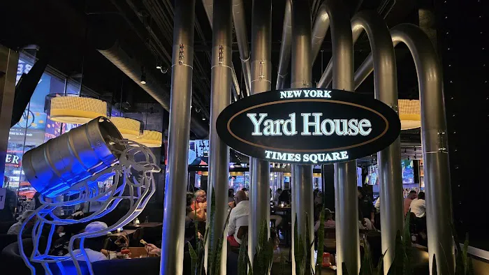 Yard House Picture 7