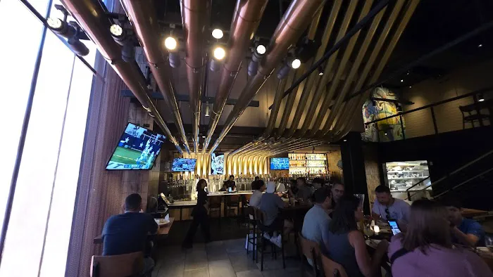 Yard House Picture 9