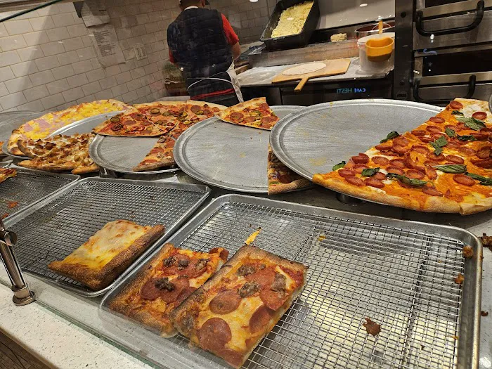 Made in New York Pizza Picture 4