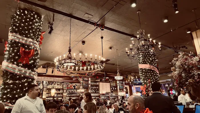 Carmine's - Time Square Picture 7