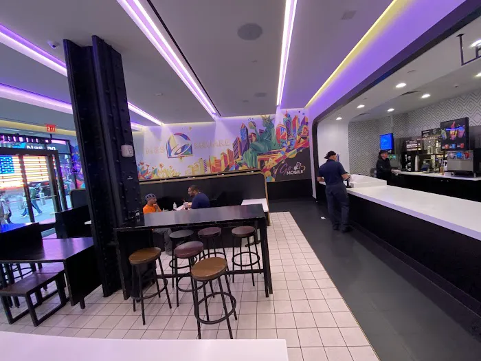 Taco Bell Cantina Picture 4