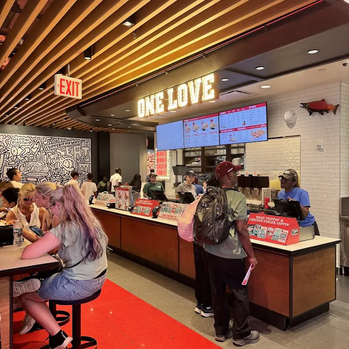 Raising Cane's Chicken Fingers Picture 9