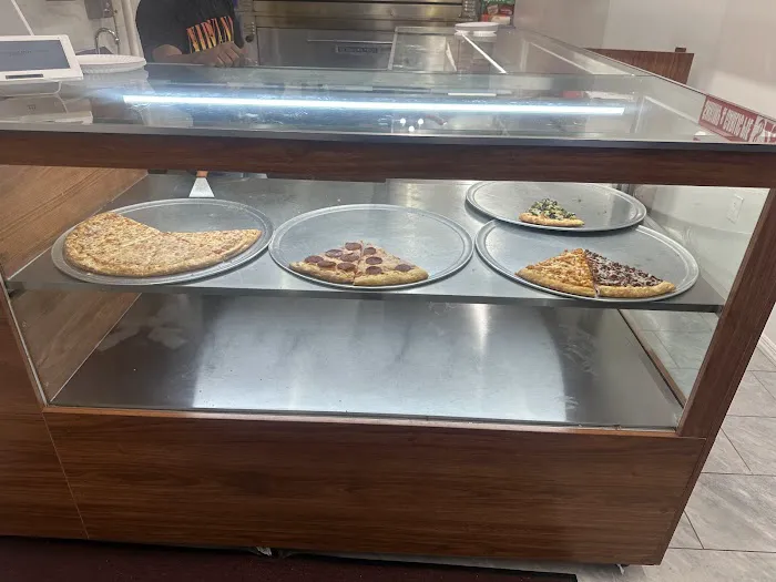 4 BOY PIZZA Picture 10